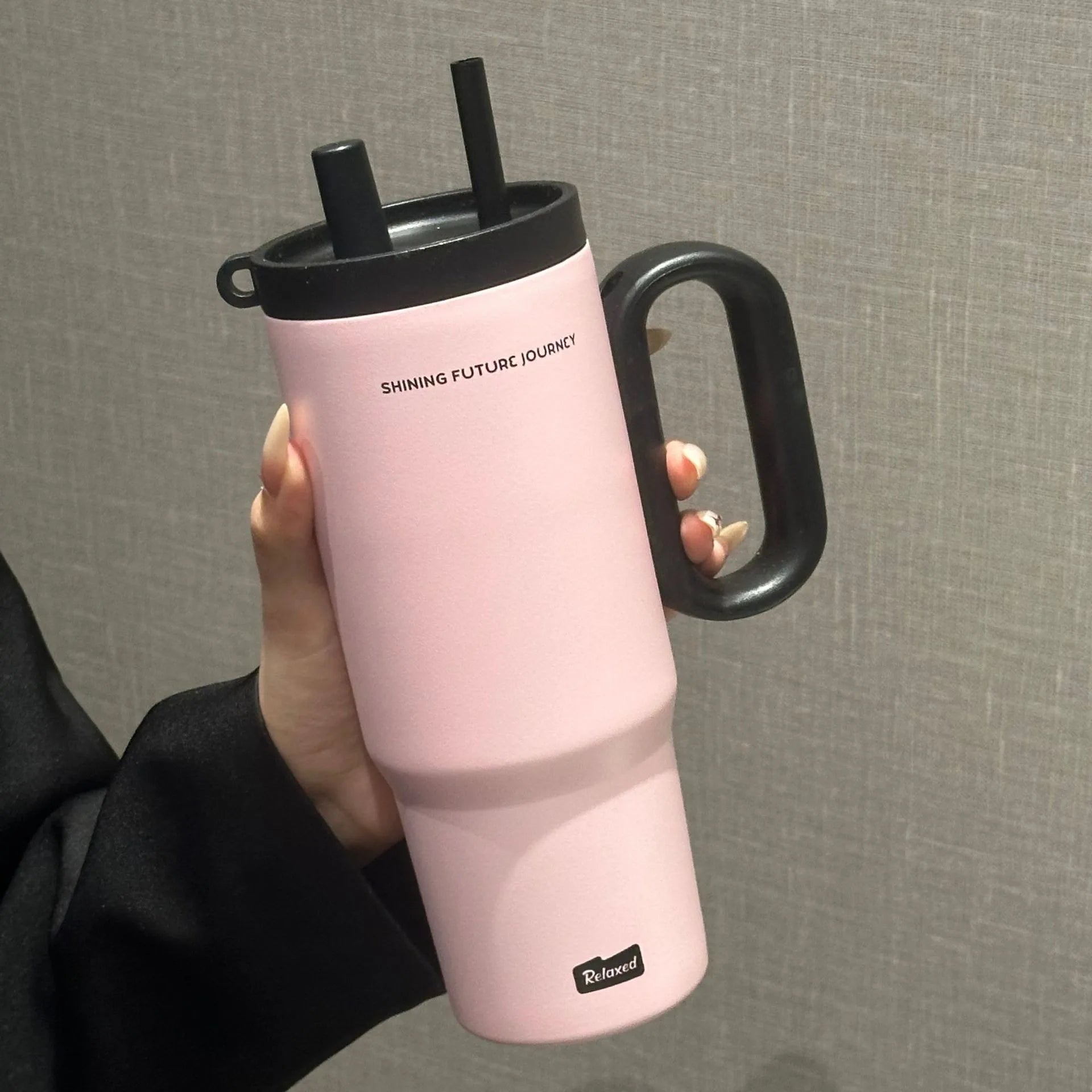 Copo Térmico 720ml com Palhinha e Asa — Bebidas Frias ou Quentes em Qualquer Lugar