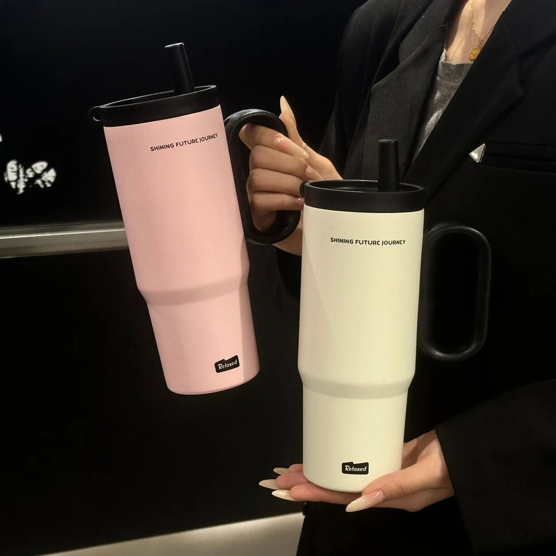 Copo Térmico 720ml com Palhinha e Asa — Bebidas Frias ou Quentes em Qualquer Lugar